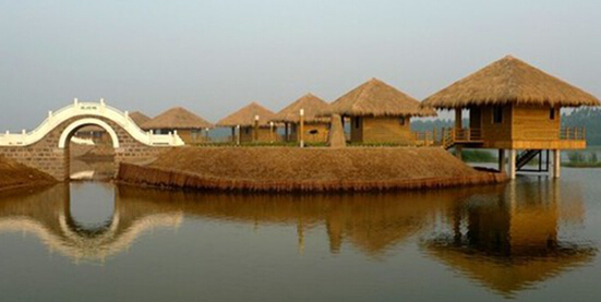 三河湖旅游景区湿地渔庄实景图